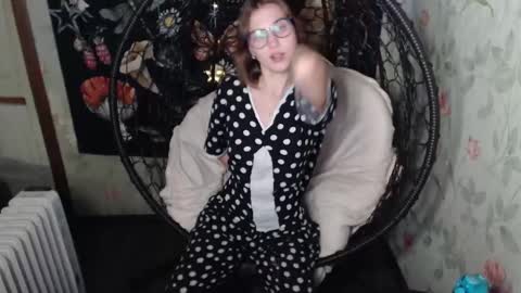 Snapshot of greenwitch9 chatting on 10-16-25, 06:20 Lina online show from 10-16-25, 06:20