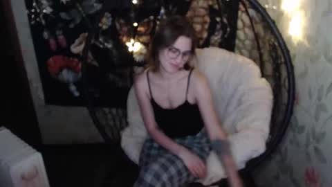 Snapshot of greenwitch9 chatting on 11-30-25, 01:59 Lina online show from 11-30-25, 01:59