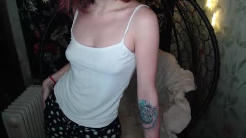 Snapshot of greenwitch9 chatting on 12-18-25, 10:21 Lina online show from 12-18-25, 10:21