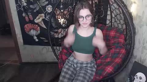 Snapshot of greenwitch9 chatting on 02-23-26, 10:23 Lina online show from 02-23-26, 10:23