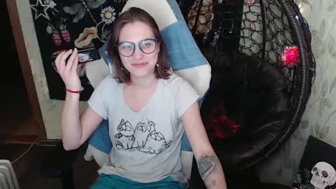 Snapshot of greenwitch9 chatting on 03-19-26, 10:52 Lina online show from 03-19-26, 10:52