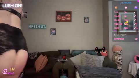 SexQueen Nikki online show from 04-08-26, 10:32