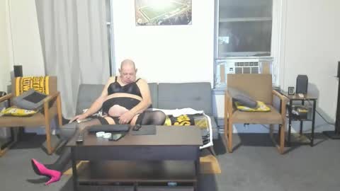 gregkuitch online show from 11-18-25, 12:27