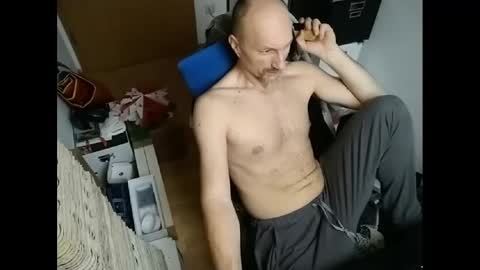 Snapshot of gregorius_1 chatting on 12-25-24, 11:33 Greg online show from 12-25-24, 11:33