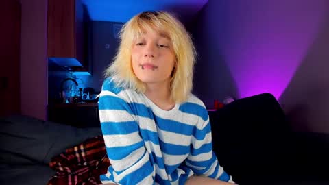 Greg-independent model online show from 01-06-25, 07:02