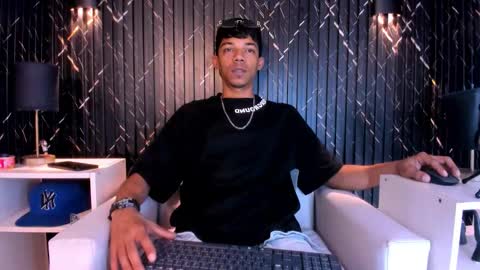 GregorySforza online show from 12-17-25, 06:36