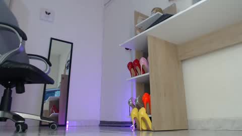  Greta  online show from 10-06-25, 07:55