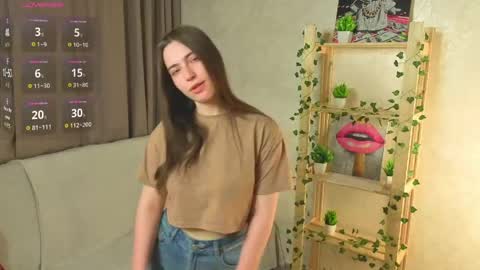 Snapshot of gretalinelle chatting on 05-08-26, 04:34 Cutie Ellie online show from 05-08-26, 04:34