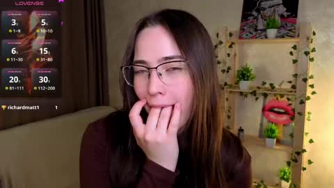 Snapshot of gretalinelle chatting on 06-03-26, 05:18 Cutie Ellie online show from 06-03-26, 05:18