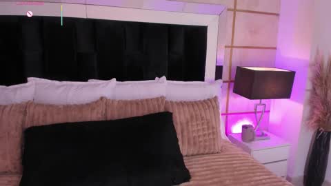 Greta Velvet  online show from 01-11-26, 04:56