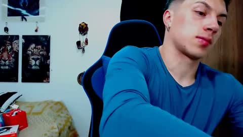 Snapshot of griego01 chatting on 12-02-24, 02:31 griego01 online show from 12-02-24, 02:31