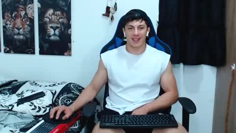 Snapshot of griego01 chatting on 03-01-25, 01:53 griego01 online show from 03-01-25, 01:53