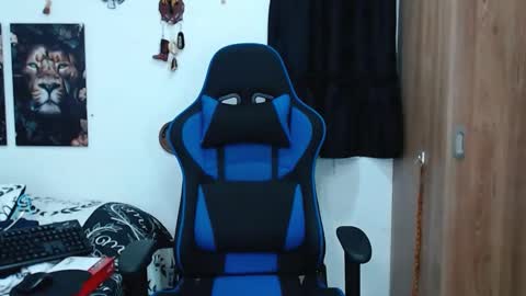 Snapshot of griego01 chatting on 03-09-25, 12:10 griego01 online show from 03-09-25, 12:10