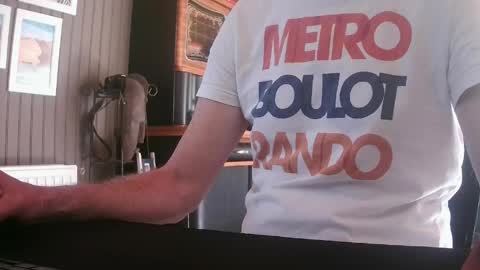 Snapshot of grimbergen123 chatting on 04-26-26, 03:21 Grim online show from 04-26-26, 03:21