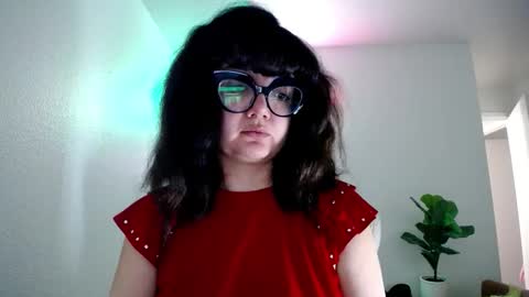 Snapshot of groovynights chatting on 03-10-26, 01:10 daphne online show from 03-10-26, 01:10