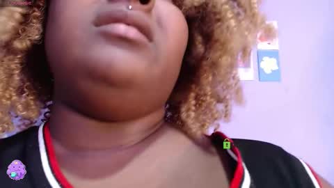 Snapshot of grumosa_velvet chatting on 10-03-25, 04:09 Grumosa velvet online show from 10-03-25, 04:09