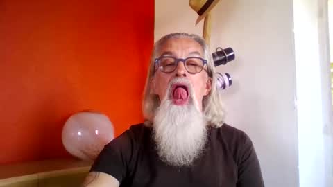 Grybear online show from 10-04-25, 09:40