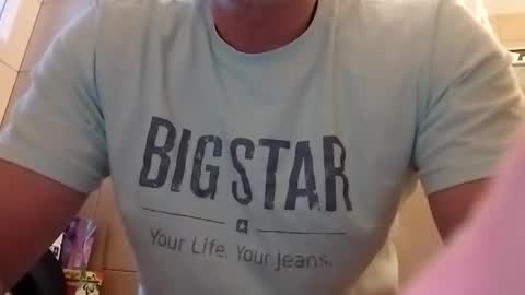 Snapshot of grzegorz34 chatting on 01-07-25, 07:10 Greg online show from 01-07-25, 07:10