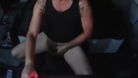 YOUNEEKWAYSTOPLEASEYOU online show from 04-15-26, 09:37