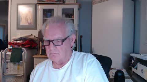 Snapshot of gspotlover1 chatting on 06-06-26, 11:37 Horny Daddy online show from 06-06-26, 11:37