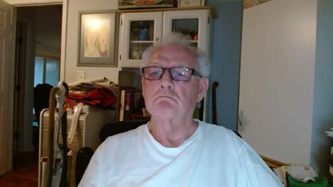 Snapshot of gspotlover1 chatting on 07-11-26, 12:08 Horny Daddy online show from 07-11-26, 12:08