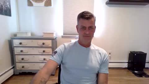 gudguy2025 online show from 04-17-26, 02:20