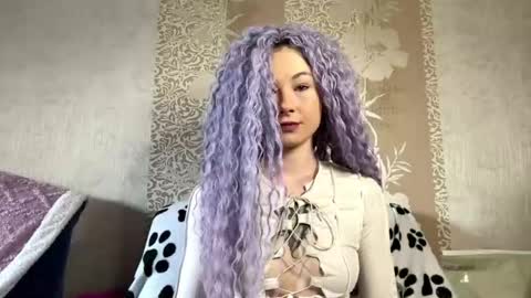 Snapshot of gudrunmitter chatting on 03-16-26, 08:18 Kira online show from 03-16-26, 08:18