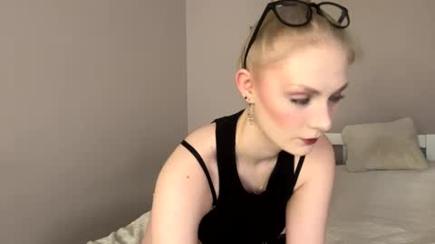 Vanessa online show from 04-11-26, 06:07