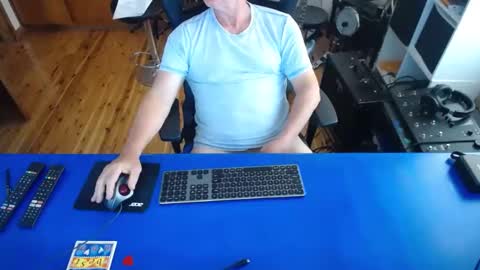 Snapshot of guesswhatigot2 chatting on 01-16-25, 02:09 guesswhatigot2 online show from 01-16-25, 02:09