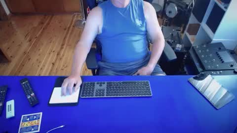 Snapshot of guesswhatigot2 chatting on 02-21-25, 07:45 guesswhatigot2 online show from 02-21-25, 07:45