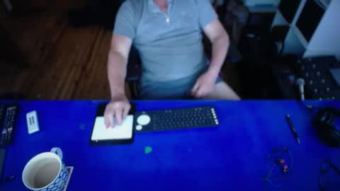 Snapshot of guesswhatigot2 chatting on 11-30-25, 03:10 guesswhatigot2 online show from 11-30-25, 03:10