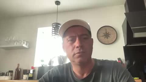 Snapshot of guil0 chatting on 09-13-25, 10:59 guil0 online show from 09-13-25, 10:59