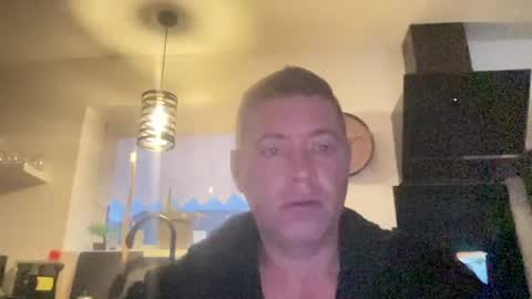 Snapshot of guil0 chatting on 09-18-25, 09:11 guil0 online show from 09-18-25, 09:11