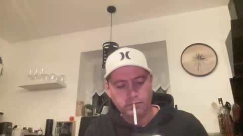 Snapshot of guil0 chatting on 09-21-25, 05:31 guil0 online show from 09-21-25, 05:31