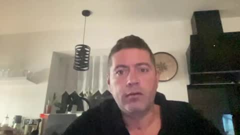 Snapshot of guil0 chatting on 10-14-25, 08:48 guil0 online show from 10-14-25, 08:48