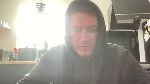 Snapshot of guil0 chatting on 10-20-25, 03:45 guil0 online show from 10-20-25, 03:45