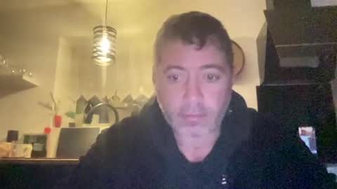 Snapshot of guil0 chatting on 10-29-25, 07:10 guil0 online show from 10-29-25, 07:10