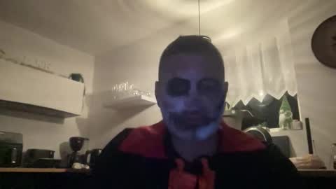 Snapshot of guil0 chatting on 11-01-25, 07:21 guil0 online show from 11-01-25, 07:21