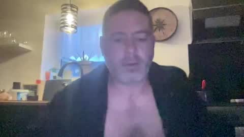 Snapshot of guil0 chatting on 11-07-25, 10:26 guil0 online show from 11-07-25, 10:26