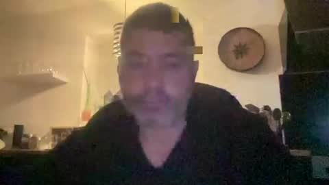 Snapshot of guil0 chatting on 02-04-26, 10:10 guil0 online show from 02-04-26, 10:10