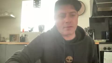 Snapshot of guil0 chatting on 02-23-26, 08:06 guil0 online show from 02-23-26, 08:06