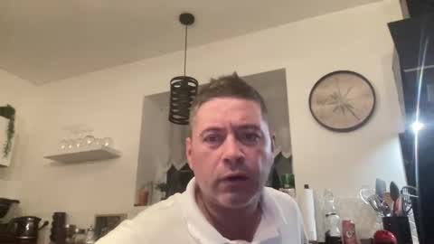 Snapshot of guil0 chatting on 03-01-26, 04:25 guil0 online show from 03-01-26, 04:25