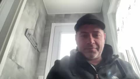 Snapshot of guil0 chatting on 03-24-26, 10:20 guil0 online show from 03-24-26, 10:20