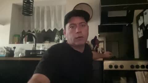 Snapshot of guil0 chatting on 03-26-26, 07:58 guil0 online show from 03-26-26, 07:58