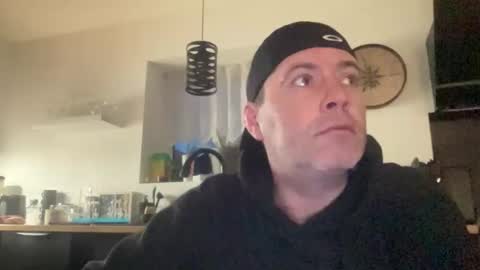 Snapshot of guil0 chatting on 03-28-26, 08:58 guil0 online show from 03-28-26, 08:58