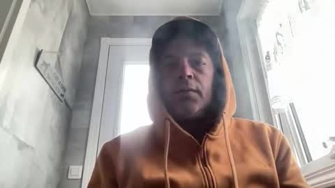 Snapshot of guil0 chatting on 04-01-26, 11:11 guil0 online show from 04-01-26, 11:11