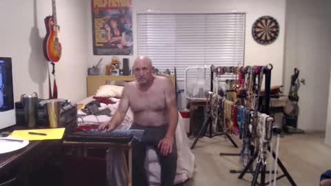 Mario online show from 10-19-25, 03:51