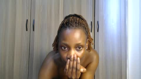 Snapshot of gulpess chatting on 07-08-26, 12:20 Miss Incredible online show from 07-08-26, 12:20