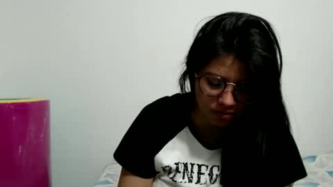 Vane blonde and Hazell black hair online show from 02-15-26, 05:53