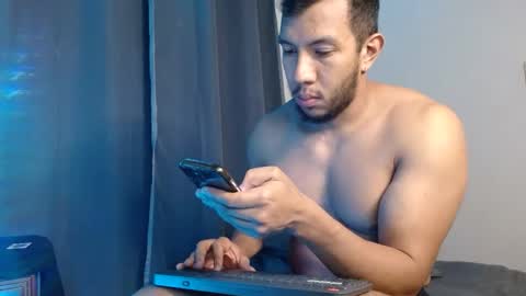 holl latino online show from 01-09-26, 03:31